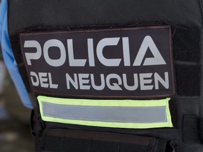 Pelea fatal en Neuquén: un muerto y dos heridos graves en el barrio Sapere