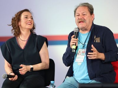 Así aludió Taibo II a "El Rey del Cash" durante la charla con Beatriz Gutiérrez Müller