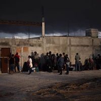 Autoridades del INM localizan 350 migrantes hacinados en un tráiler