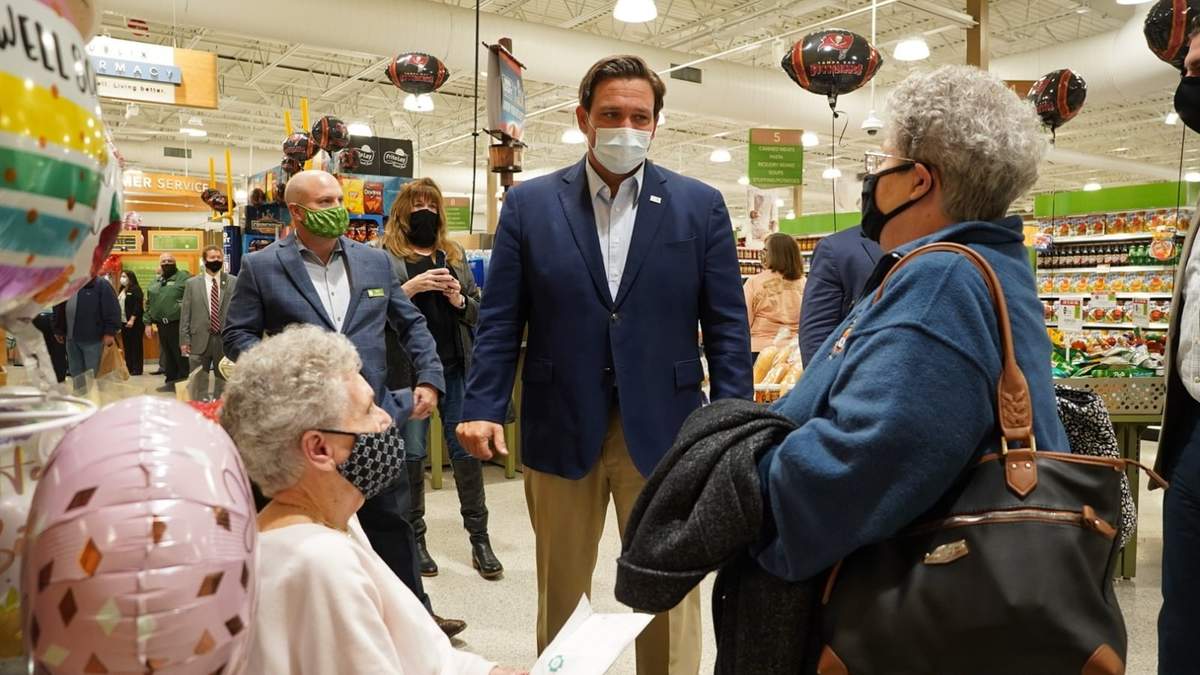 Supermercados de Florida han sido habilitados como centros para aplicar la vacuna