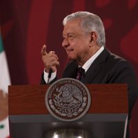 Tras reunión con dueño de Black Rock, AMLO dice que "hay condiciones inmejorables para la inversión"