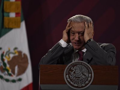 AMLO va por exfiscal del caso Ayotzinapa, Omar Gómez Trejo