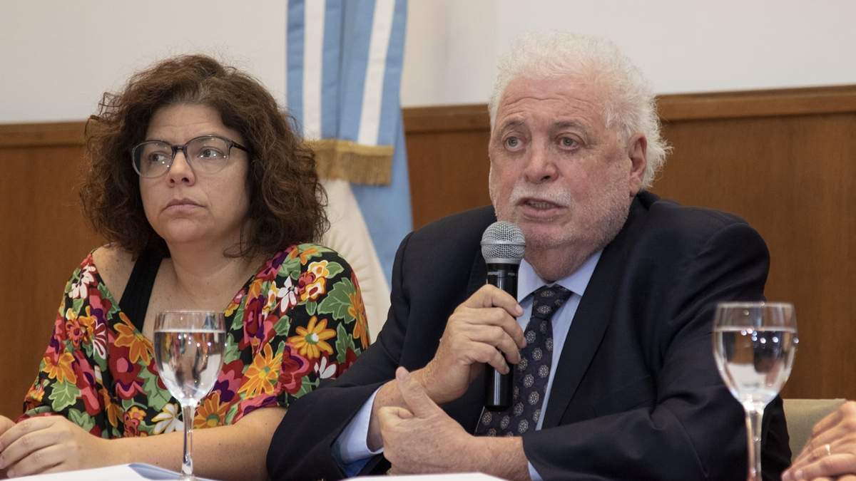 Carla Vizzotti junto a Ginés González García. Fuente: (Twitter)