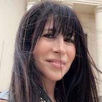 Marixa Balli no se baja del centro de la escena: brillo total y botas escultóricas dignas de una diva