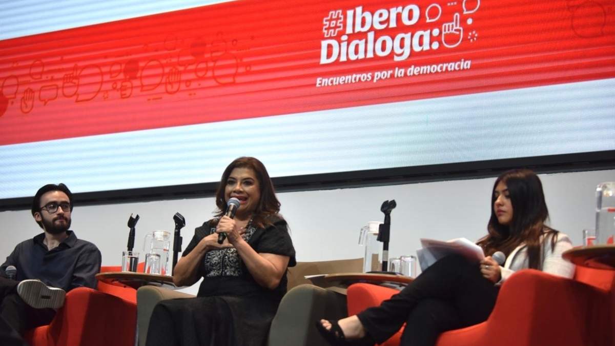 Clara Brugada en la Universidad Iberoamericana
