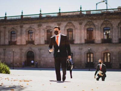 Nuevo León va por una nueva Constitución Local "con, sin, o a pesar de la Federación": Samuel García