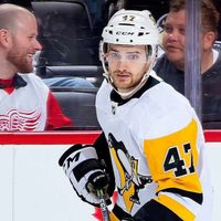 Jugador de hockey muere tras cortarse el cuello con un patín (Video)