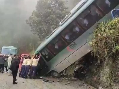 Seis mexicanos heridos por accidente de autobús cuando viajaban a Machu Picchu (Video)