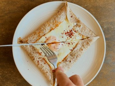 Mini Pizza sin amasar y en 3 minutos: ganale al antojo con esta receta práctica, súper fácil y con pocos ingredientes