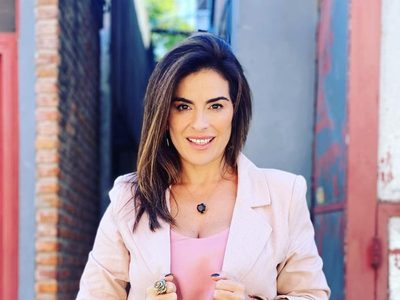 Nara Ferragut apuesta al total black para un look de otoño que combina elegancia y estilo