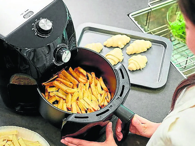 El trucazo en pocos pasos para dejar limpia y reluciente tu Air Fryer o freidora de aire