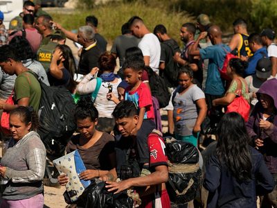 ¿A qué se debe el descenso en el número de cruces de migrantes en la frontera México-EU?