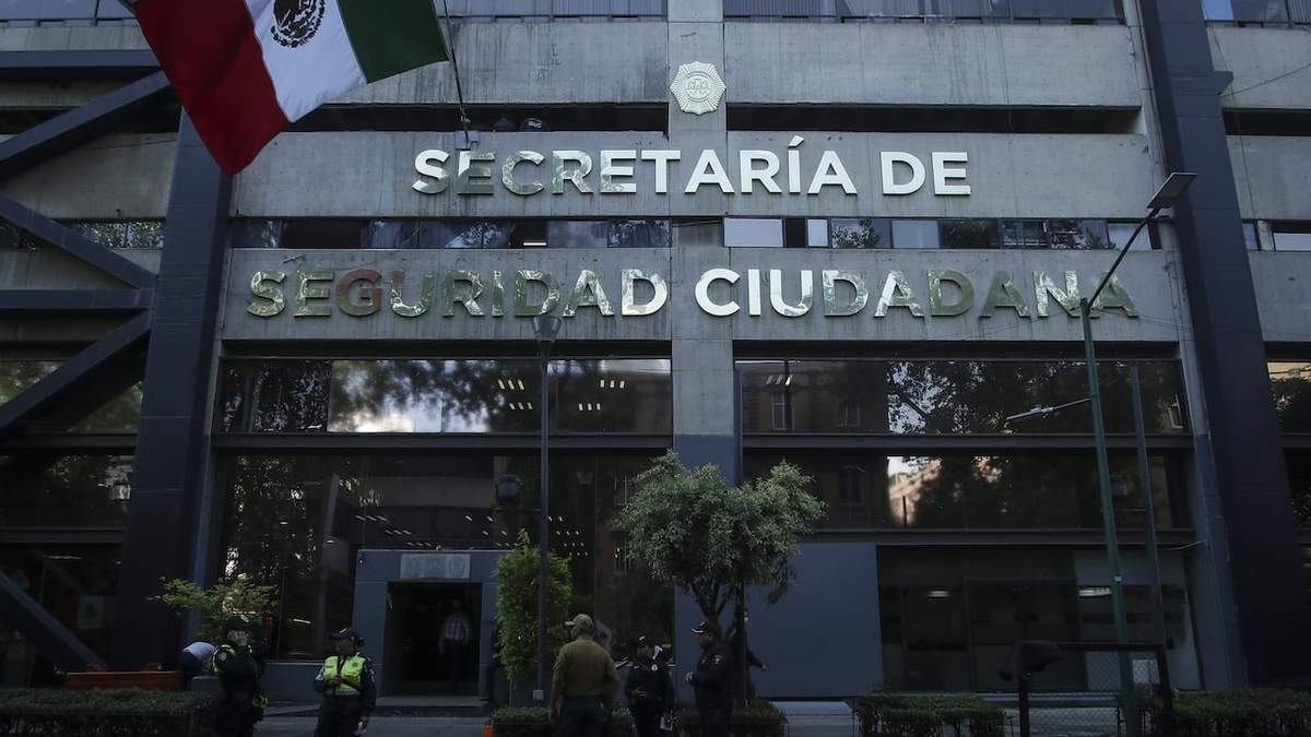 Asuntos Internos de la SSC abrió una carpeta de investigación por el video de dos oficiales uniformados en un aparente acto íntimo.