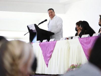 Gobernador de Hidalgo denuncia red de alcaldes y exfuncionarios que desvió 200 millones de pesos
