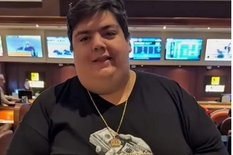 El influencer Paulo Chavira perdió 100 mil dólares tras apostar a favor del “Canelo” Álvarez