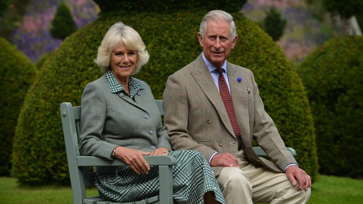 Camilla Parker Bowles y el Príncipe Carlos. Fuente: (Instagram)