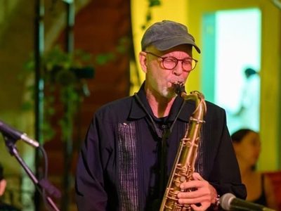 Muere Paul R. Cohen, saxofonista y esposo de Lila Downs