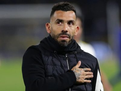 Repleto de leyendas: el partido rodeado de iconos mundiales que jugó Carlos Tevez