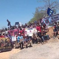 Caravana “El Sur Resiste” se une a plantón contra en Tren Transístmico.
