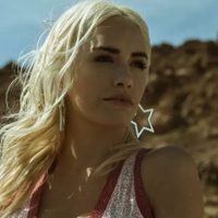 Cuenta regresiva: Lali Espósito lo hizo otra vez en el nuevo anticipo de "Sky Rojo"