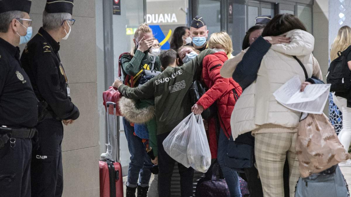 Refugiados ucranianos llegan a Valencia, España