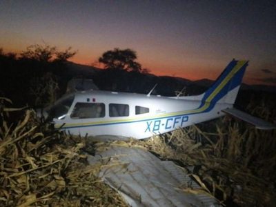 Una avioneta cae en Morelos y deja a los dos tripulantes heridos