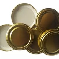 No las tires: así podés reciclar las tapas de mermelada y hacer el adorno infaltable para la mesa