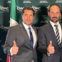 Hijo de Bolsonaro “destapa” a Eduardo Verástegui como candidato presidencial en México