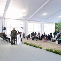 La FIL trata "a cuerpo de rey" a "intelectuales alcahuetes": AMLO; cuestiona pagos a Vargas Llosa