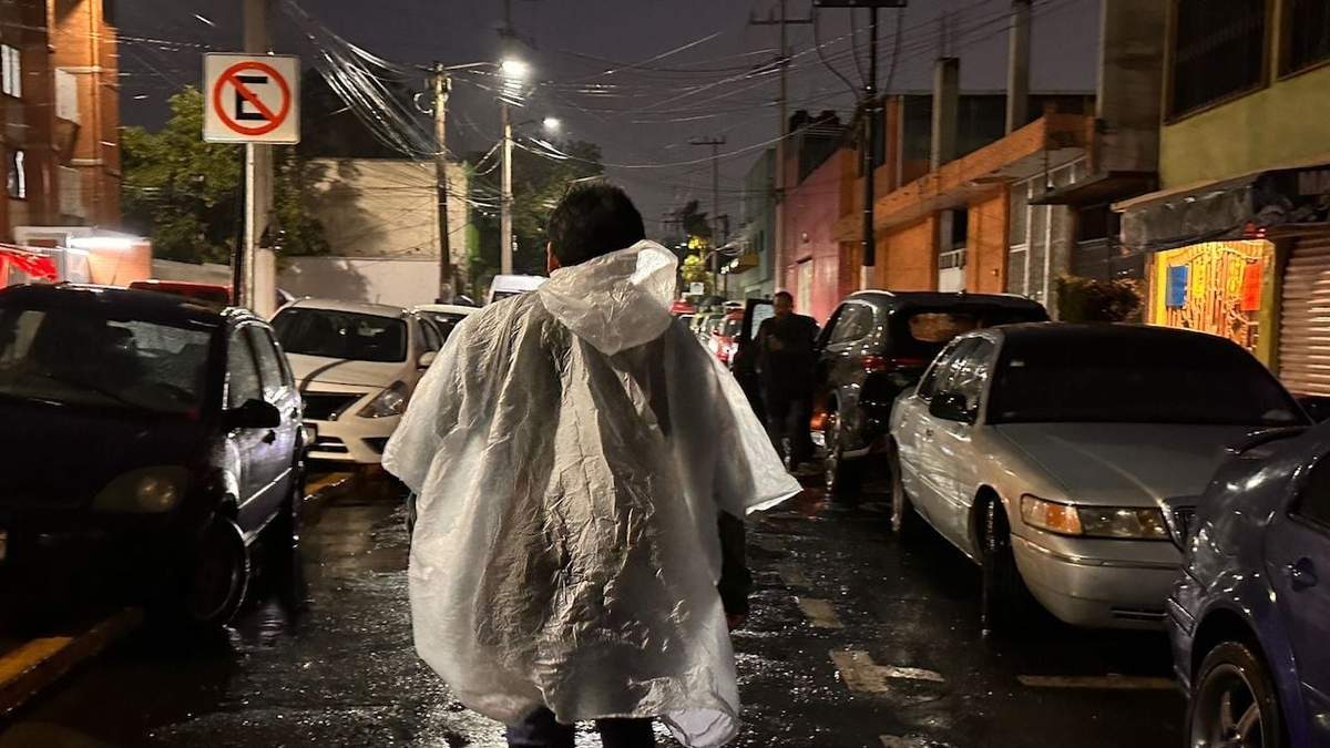 Siguen los efectos de la onda tropical 17