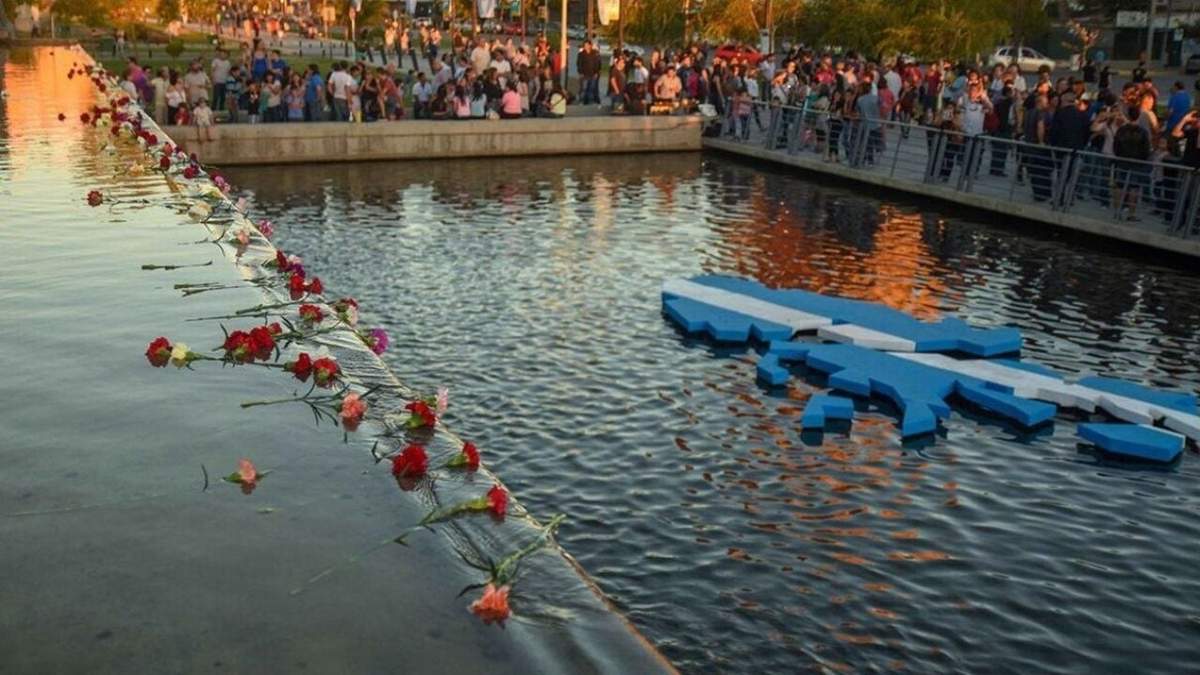 El Cenotafio a los Caídos de Malvinas en el Parque Central de Neuquén. Fuente: (Emiliano Ortiz)