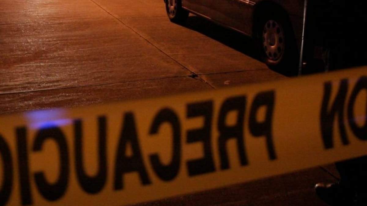 Los restos iban en bolsas negras y transportados en un diablito