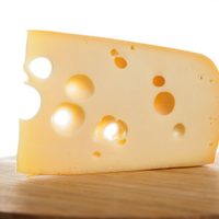 Si guardaste el queso en la heladera y se puso duro, con este truco volverá a estar fresco y como recién comprado