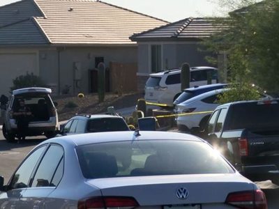 Niña de 2 años muere dentro de un coche por las altas temperaturas en Arizona