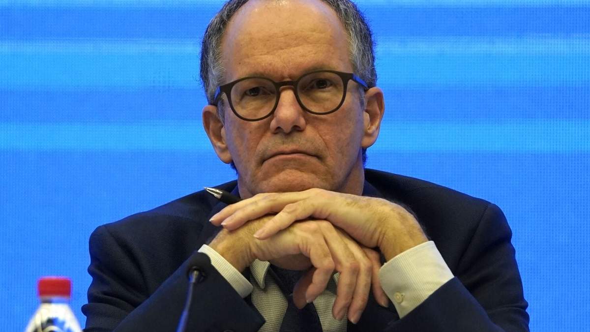 Peter Ben Embarek, de la Organización Mundial de la Salud, asiste a una conferencia de prensa conjunta al final de su misión para investigar el origen de la pandemia del coronavirus en Wuhan, en la provincia central china de Hubei, el martes 9 de febrero de 2021
