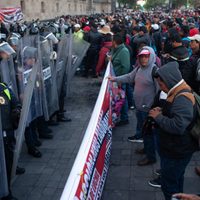 Por bloqueos de la CNTE, ministros de la Suprema Corte sesionan en sede alterna