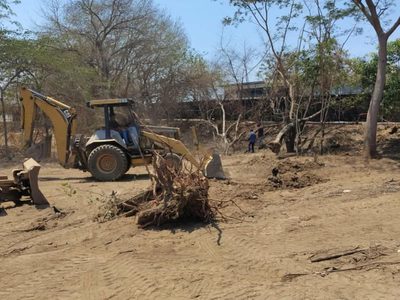 Desalojan con violencia un predio protegido de Manzanillo para construir Viviendas del Bienestar