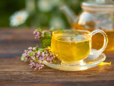 El té "mágico" con una planta muy fácil de conseguir que protegerá tu salud al máximo