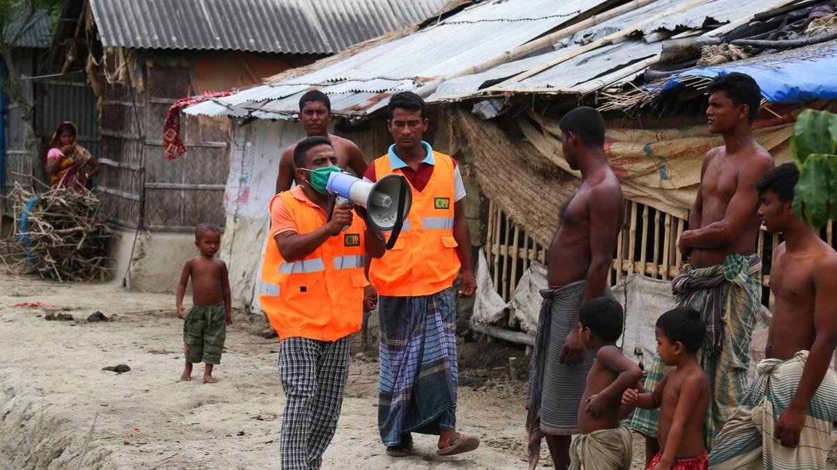 Autoridades indias instan a las personas a evacuar las costas del país. Fuente: (Twitter)