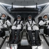 Informe de la NASA asegura que la nave Crew Dragon se encontró con un ovni