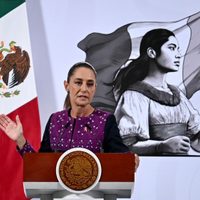 Hay quienes se manifiestan y bloquean carreteras para mantener privilegios: Sheinbaum