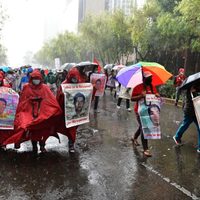 Marcha por Ayotzinapa: "El paradero y el destino de nuestros hijos no está esclarecido"