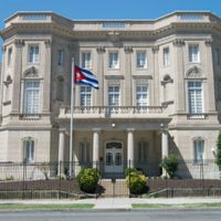 EU expulsa a 15 diplomáticos cubanos tras "ataques acústicos"