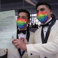 Cásate con Orgullo: 121 parejas LGBTTTIQ+ se dan el “sí” en la CDMX (Video)