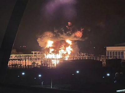 El aeropuerto de Heathrow reanudó los vuelos tras un incendio que cortó su suministro eléctrico
