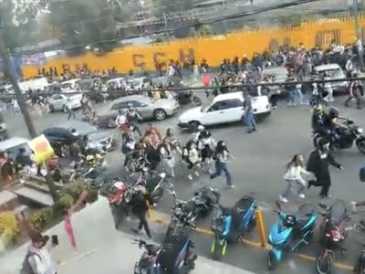 Lanzan petardos contra el CCH Naucalpan; suspenden clases (Video)