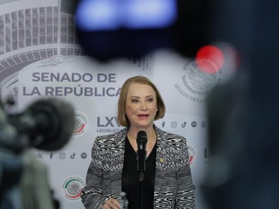 Castillo fija agenda legislativa del Senado; tratarán paquete económico y reforma contra extorsión