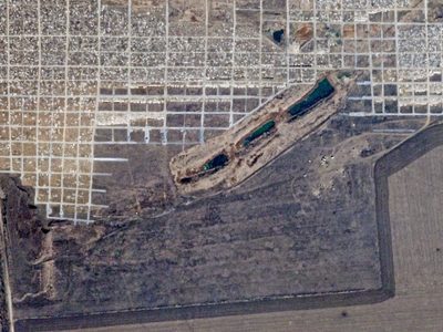 Fotos muestran expansión de cementerio en Ucrania