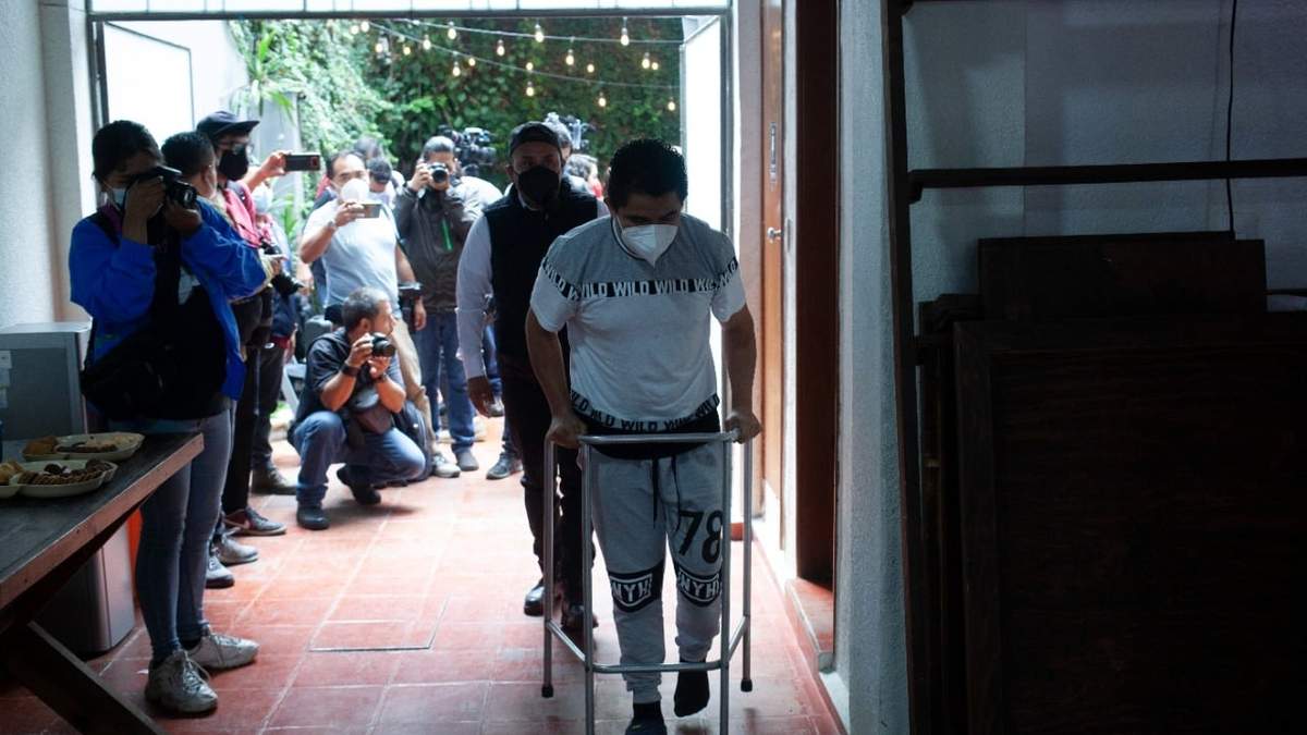 Familiares de víctimas en la conferencia de prensa