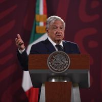 AMLO lamenta asesinato de hijo del presidente municipal de Celaya